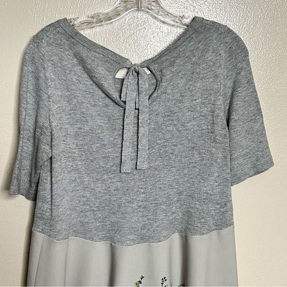 ANTHROPOLOGIE MOTH Gray Knit Baby Doll Floral Top Keyhole Back Size Small - Picture 4 of 7